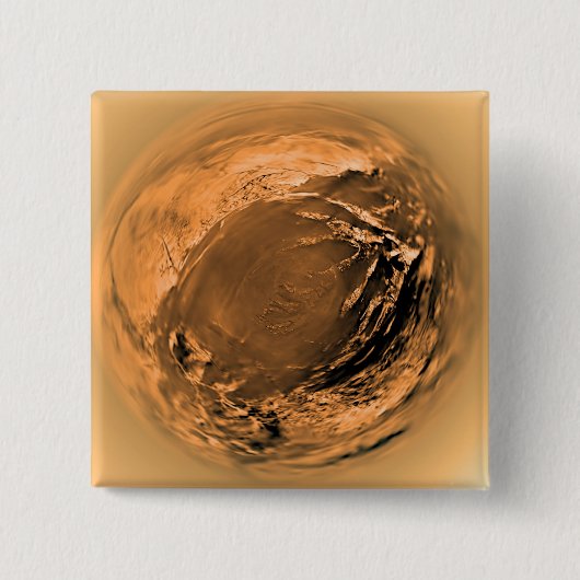 タイタンの水面のフィッシュアイ 缶バッジ (正面)