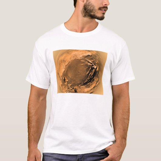 タイタンの水面のフィッシュアイ Tシャツ (正面)