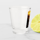 タイタン  サターンの最大の衛星 ショットグラス (左)