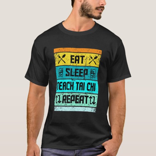 タイチーフウーマンタイチーインストラクター Tシャツ (正面)