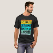 タイチーフウーマンタイチーインストラクター Tシャツ (正面フル)