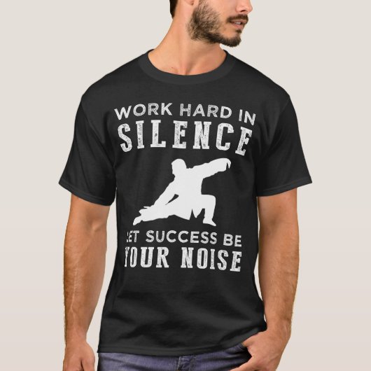 タイチーワーク懸命インサイレンス引用文ティー Tシャツ (正面)
