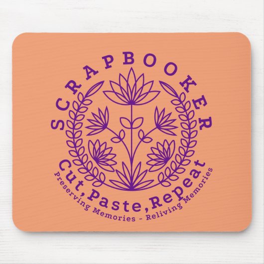 タイトル: 「スクラップブックユーザー – 切り取り、貼り付け、繰り返し」 マウスパッド (正面)