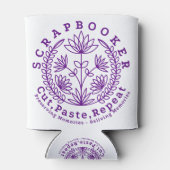 タイトル: 「スクラップブックユーザー – 切り取り、貼り付け、繰り返し」 缶クーラー (裏面)