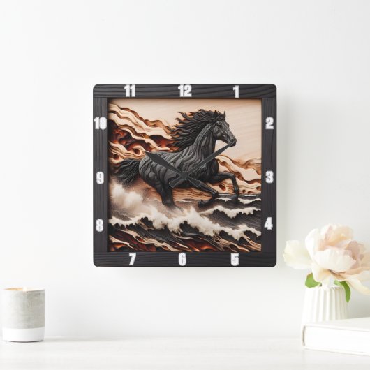 タイトル:威厳のあるギャロップ:木彫りスタイル馬 スクエア壁時計 (ホーム)