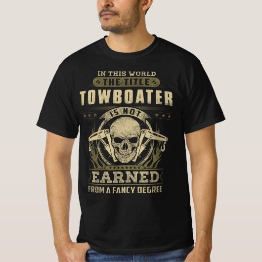 タイトルTowboaterは学位によって取得されファンシーない Tシャツ (正面)