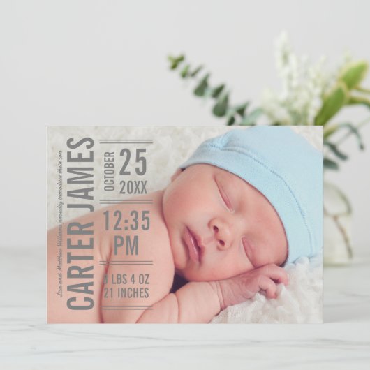 タイプモダン男の赤ちゃんフォトグレー文字誕生 案内状 (スタンド正面)