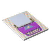 タイプライターかわいいレトロミッドセンチュリー紫モダン色 ノートパッド (アングル)