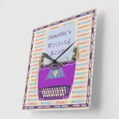 タイプライターの執筆部屋のパーソナライズな作家の紫色 スクエア壁時計 (傾斜)