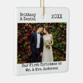 タイプライターの文字初めてのクリスマスはMr.And Mrs. セラミックオーナメント (右)