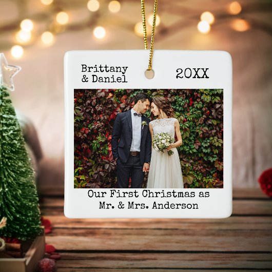 タイプライターの文字初めてのクリスマスはMr.And Mrs. セラミックオーナメント