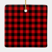 タイプライターフォントレッドプレイドカップル初めてのクリスマス セラミックオーナメント (裏面)