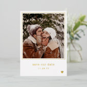 タイプライターミニマルフォント金ゴールドハート写真 箔招待状 (立ち正面)