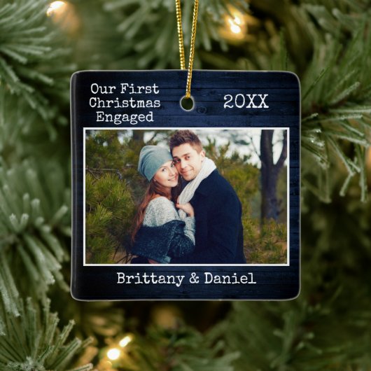 タイプライター文字ブルーウッド初めてのクリスマス 婚約した セラミックオーナメント (ツリー)