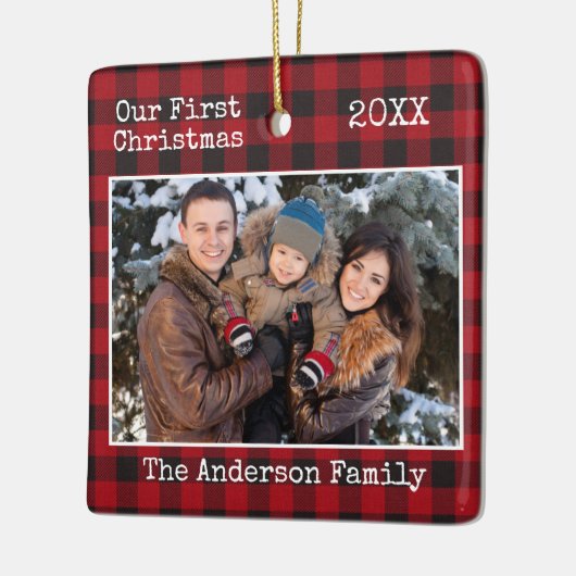 タイプライター文字プレイド初めてのクリスマスファミリーフォト セラミックオーナメント (左)