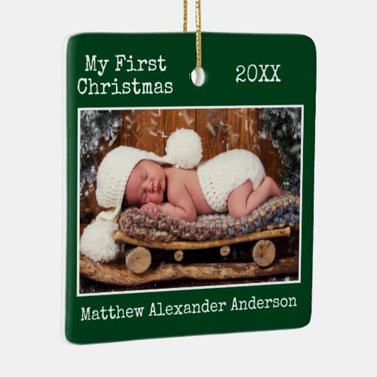タイプライター文字初めてのクリスマスベビーフォトグリーン セラミックオーナメント (右)