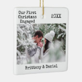 タイプライター文字初めてのクリスマス婚約した写真 セラミックオーナメント (右)