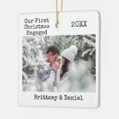 タイプライター文字初めてのクリスマス婚約した写真 セラミックオーナメント (左)