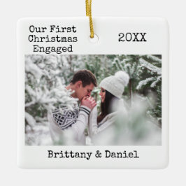 タイプライター文字初めてのクリスマス婚約した写真 セラミックオーナメント