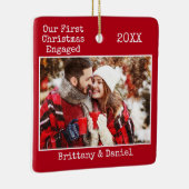 タイプライター文字初めてのクリスマス婚約した赤 セラミックオーナメント (右)