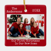 タイプライター文字初めてのクリスマス新しいホームフォトレッド セラミックオーナメント (正面)