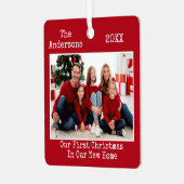 タイプライター文字初めてのクリスマス新しいホームフォトレッド メタルオーナメント (正面左)