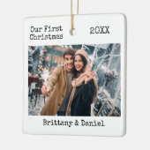 タイプライター テキスト ファースト クリスマス カップル フォト セラミックオーナメント (左)