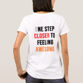タイポグラフィが一歩近づ感じく素晴らし Tシャツ (裏面)