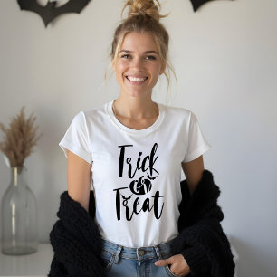 タイポグラフィのブラシスクリプトパンプキンのトリックまたは処理 トライブレンドTシャツ
