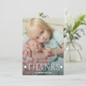 タイポグラフィのベビーは写真の平らなカード感謝していしています サンキューカード (スタンド正面)