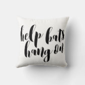 タイポグラフィの枕「の」の助けこうもりこつ クッション (裏面)