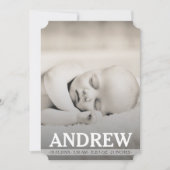 タイポグラフィの男の赤ちゃんの誕生の発表の写真カード 案内状 (正面)