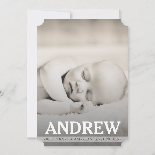 タイポグラフィの男の赤ちゃんの誕生の発表の写真カード 案内状 (正面)