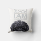 タイポグラフィの黒いトイプードル クッション (裏面)