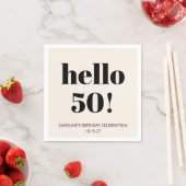 タイポグラフィはっきりしたアイボリーモダン50th誕生日パーティー スタンダードカクテルナプキン (インサイチュ)