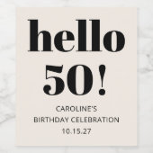 タイポグラフィはっきりしたアイボリーモダン50th誕生日パーティー ワインラベル (シングルラベル)