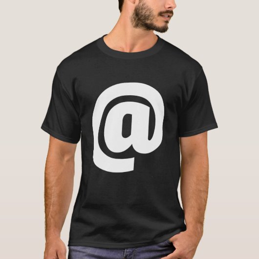 タイポグラフィはっきりしたアットサイン記号 Tシャツ (正面)