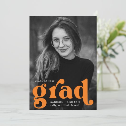 タイポグラフィはっきりしたオレンジ写真卒業パーティー 招待状 (スタンド正面)