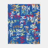 タイポグラフィアーバングラフィティ少年の名前パターンアロバー フリースブランケット (正面)