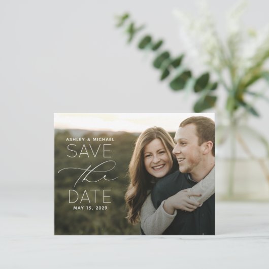 タイポグラフィシンプルフォトウェディング日付を保存 案内ポストカード (スタンド正面)
