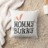 タイポグラフィシンプルモンミーバニーイースター装飾用クッション クッション (ブランケット)