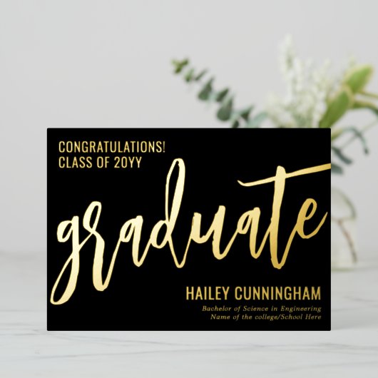 タイポグラフィスタイリッシュ卒業写真フォイルカード 箔シーズンカード (立ち正面)