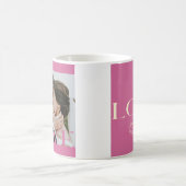タイポグラフィックLOVEフレームデザイン愛好家のマグカップ コーヒーマグカップ (中央)