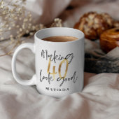 タイポグラフィモダンブラックと金ゴールド40歳の誕生日 マグカップ