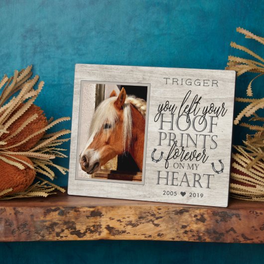 タイポグラフィモダンホース記念碑 フォトプラーク (側面)