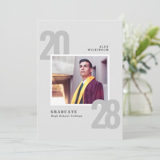 タイポグラフィモダンミニマル5写真卒業 招待状 (スタンド正面)