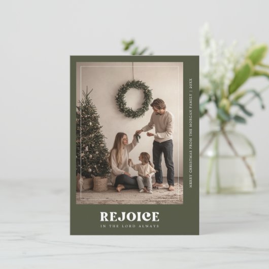 タイポグラフィレジョイスグリーン宗教的クリスマスフォト シーズンカード (スタンド正面)