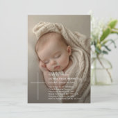 タイポグラフィー ジェンダーニュートラル オーバーレイ フォト 洗礼 招待状 (スタンド正面)