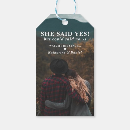 タイポグラフィ結婚の延期日を保存 ギフトタグ (正面)