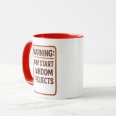 タイポグラフィ'警告s: May Start Random Projects' マグカップ (正面左)